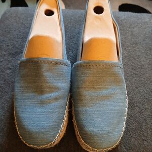 Women's slip on shoes